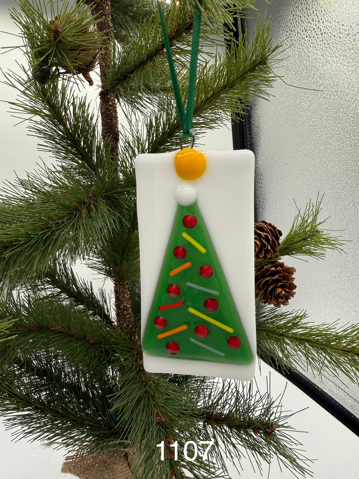 Tree Ornament with Red Balls-1107